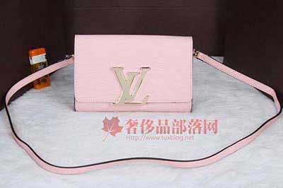 41105ǳ <a href=/lv/ target=_blank class=infotextkey>·</a>¸԰պʱǰŮ Louis vuitton