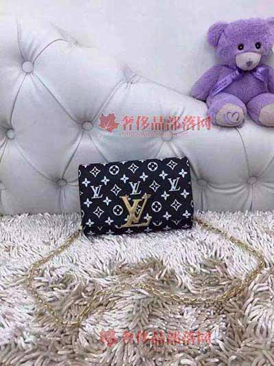 M94336-ڰ LV2015¿ϻʱаٴ Louis vuitton<a href=/e/tags/?tagid=6829 target=_blank class=infotextkey>¿</a>