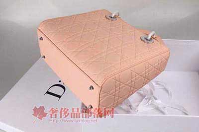 <a href=/bags/dior/ target=_blank class=infotextkey>ϰ</a>ѹƷʱдƾƤļٴԭŮ 44551ѹƷ