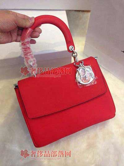 dior¿ʱаٴߵŮ M0982