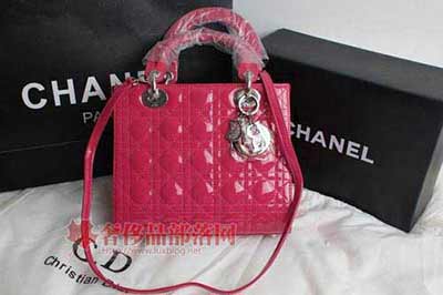 <a href=/bags/dior/ target=_blank class=infotextkey>ϰ</a>õʱаٴʽŮ 88512õ